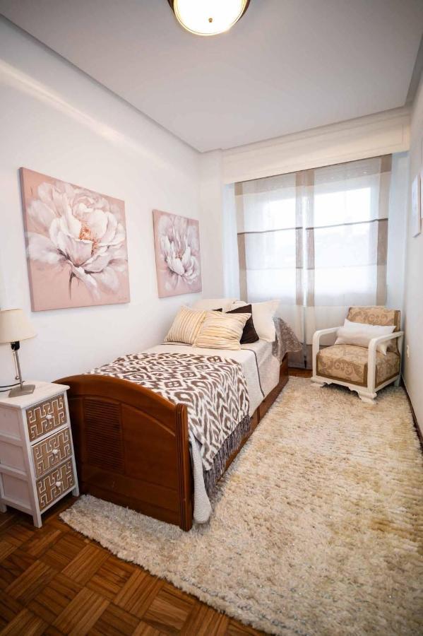Piso Mila Apartment Ourense Bagian luar foto